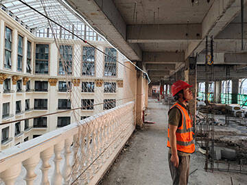 Concrete Slab Crack Repair and Strengthening--Crack Injection & Carbon Fiber